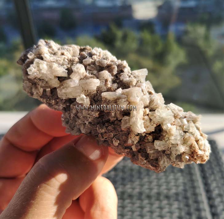 ARAGONITO PIÑA – MINERALITUM | exclusive minerals Tienda minerales online
