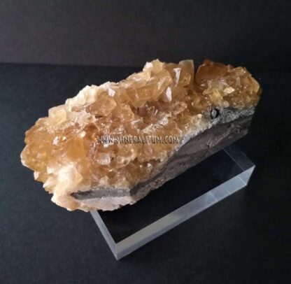 calcite-honey-m000134-f