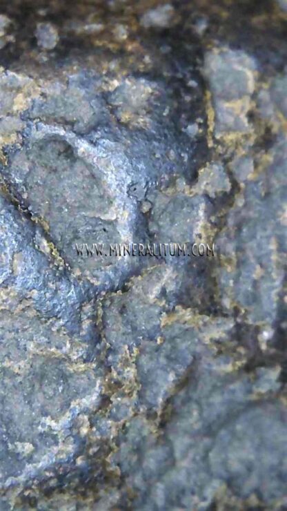 meteorite-iron-detail-m000141-h