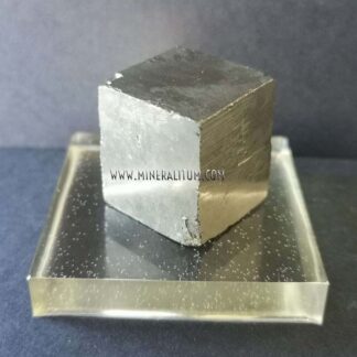 pyrite-cube-53-m0000232-a