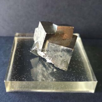 pyrite-cube-set-43-m0000229-a