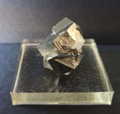 pyrite-cube-set-43-m0000229-c