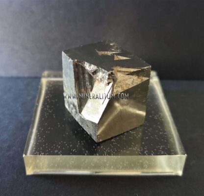 pyrite-cube-set-51-m0000230-c